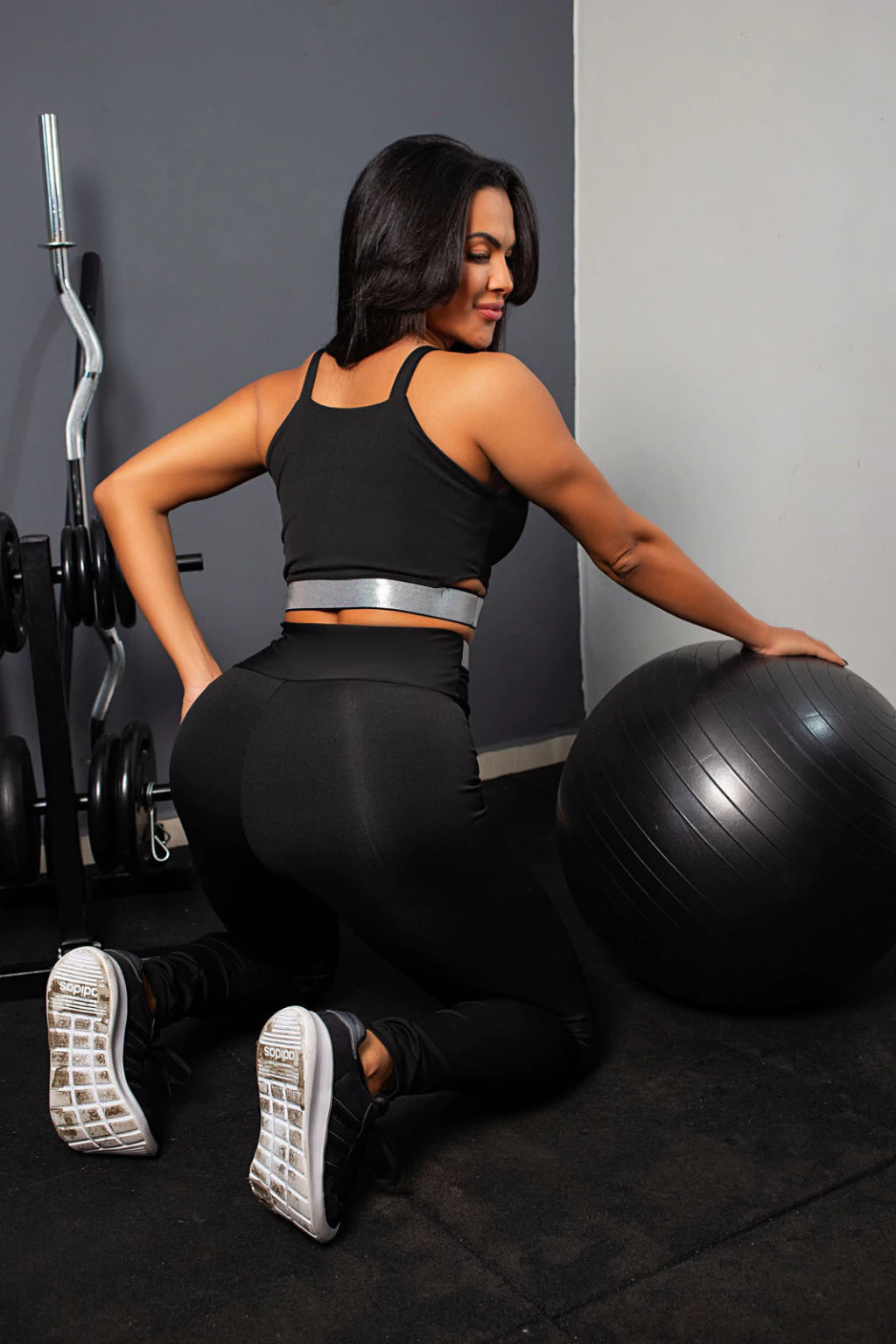 Calça Legging Cintura Alta + Cropped Alcinha Preto com Elásticos Conjunto Fitness | REF: CCA5